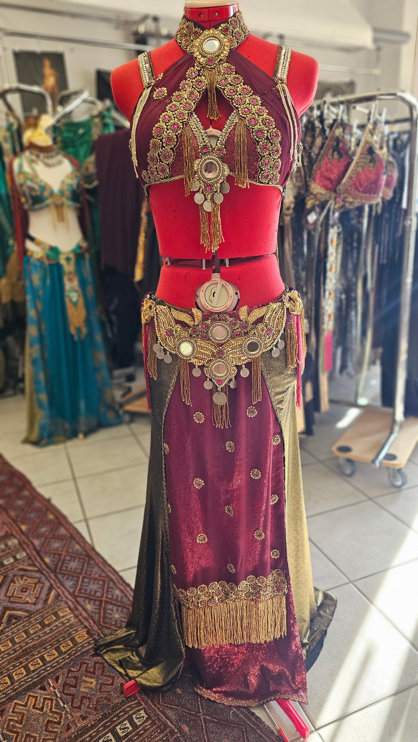 Maßanfertigung COSTUME RED GOLD Rachael Redfern ( England)