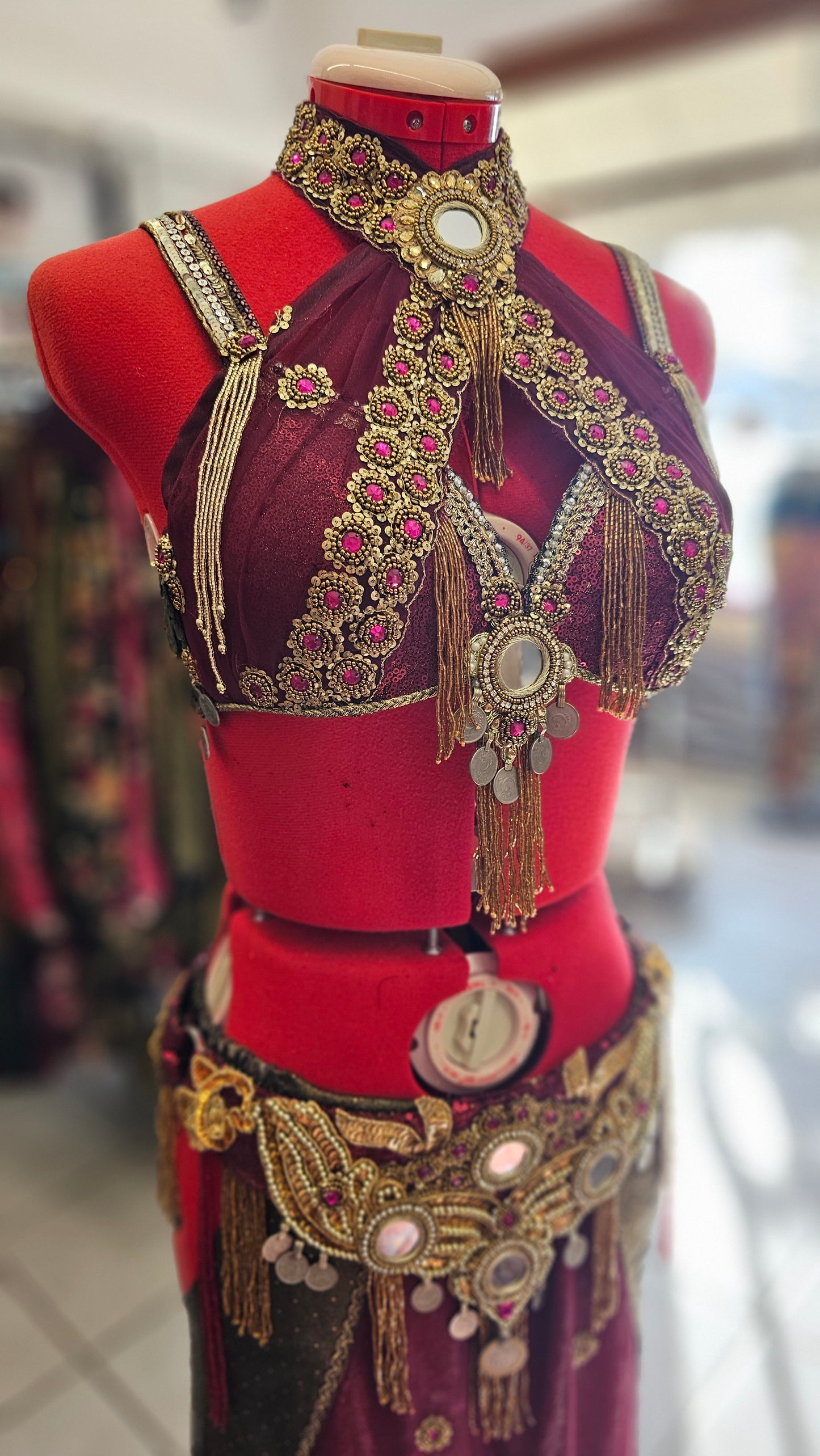 Maßanfertigung COSTUME RED GOLD Rachael Redfern ( England)